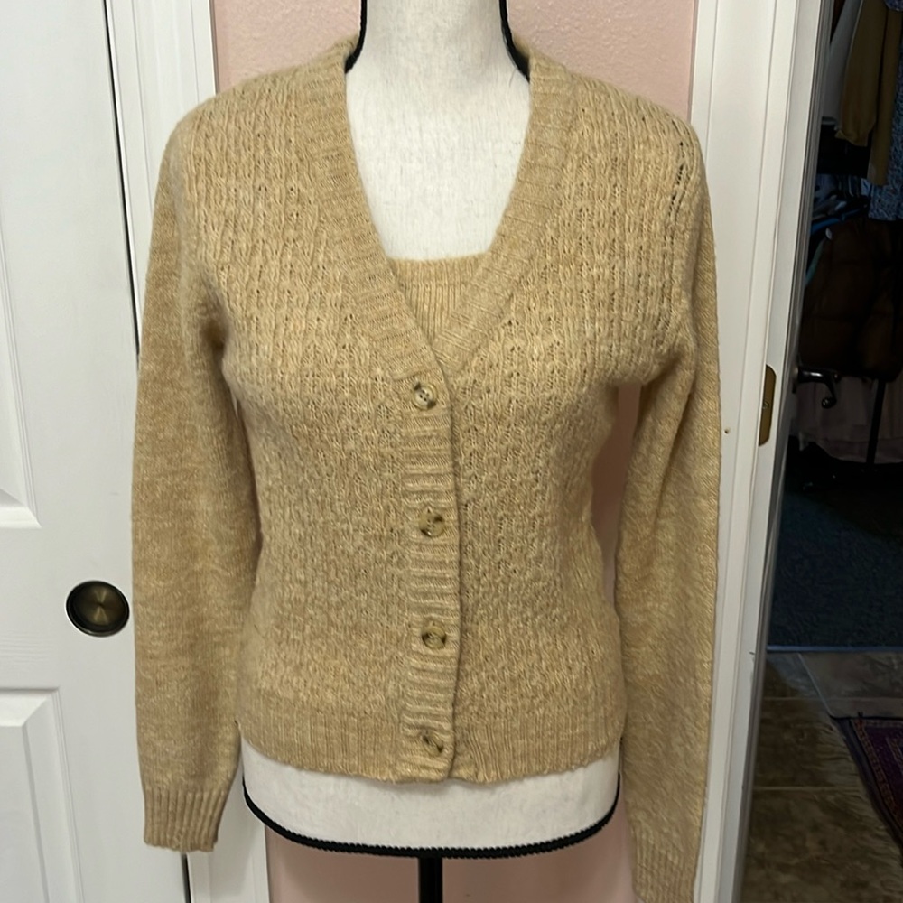 2 piece Beneliza sweater NWT